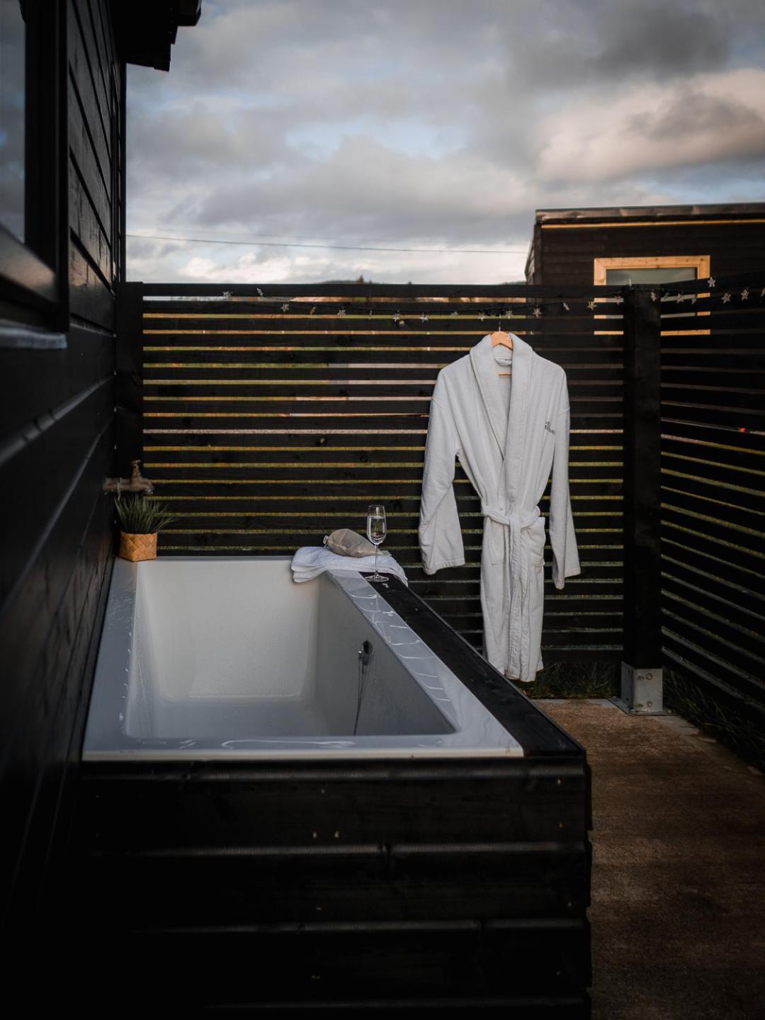 Wild Hideaways Luxury Lodges And Eco Spa Bantry Extérieur photo